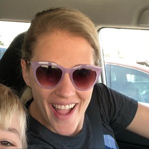 Meet your Posher, Julia